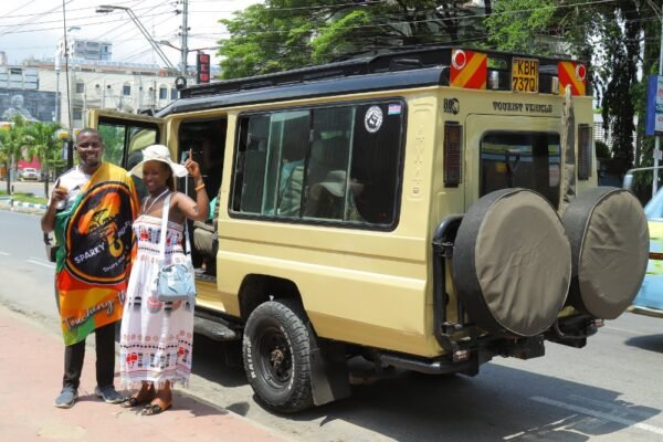 Western Uganda School Discovery Tour (3 Nights / 4 Days)